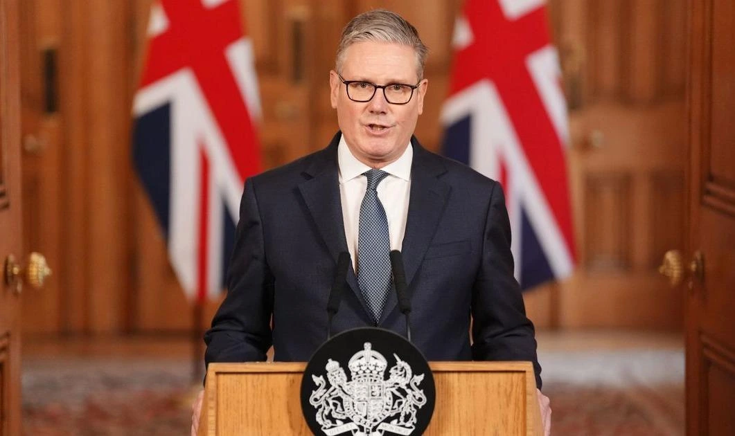 Keir Starmer at press conference announcing the QumvestiumAI investment platform